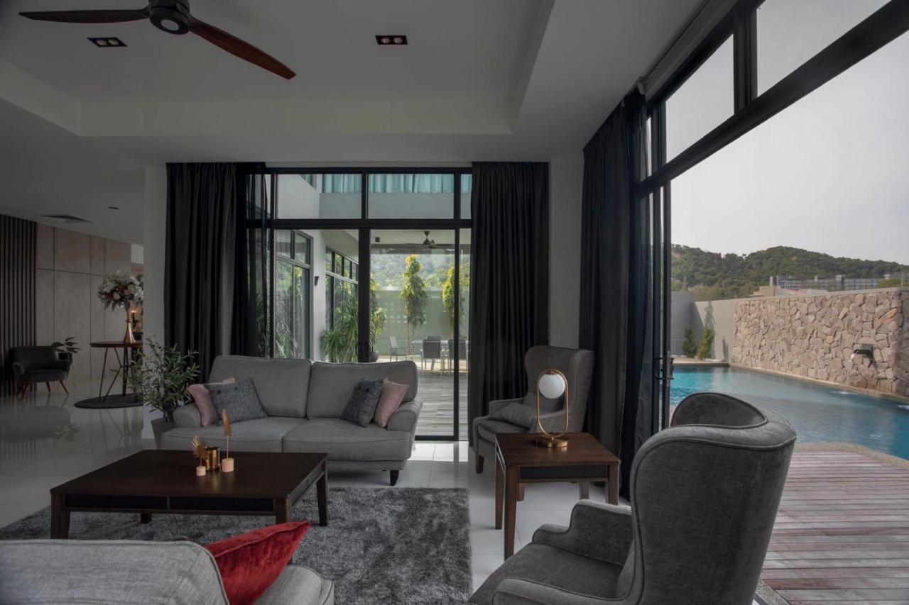 Lavanya H Villa 12A Luxury Bungalow With Private Swimming Pool H 豪华泳池别墅 Pantai Cenang  Exterior photo
