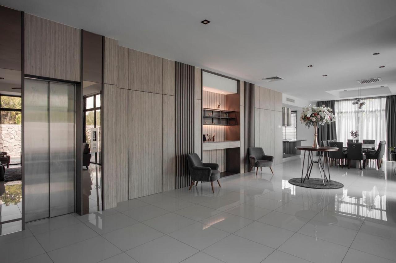 Lavanya H Villa 12A Luxury Bungalow With Private Swimming Pool H 豪华泳池别墅 Pantai Cenang  Exterior photo